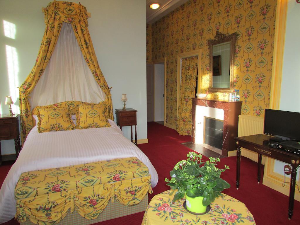 Chateau Lezat - Chambres D'Hotes La Souterraine Oda fotoğraf